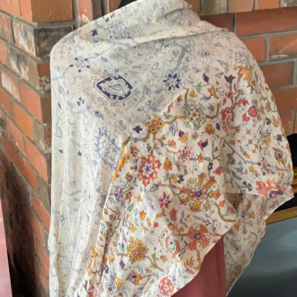 Scarf/wrap O/S - Picture 2 of 5